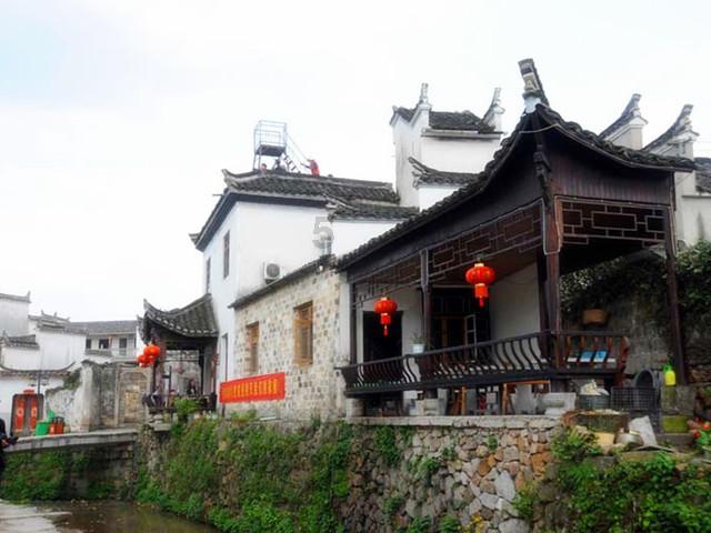 山体滑坡的形成原因是什么？