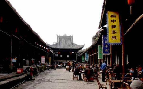 古墓丽影：崛起